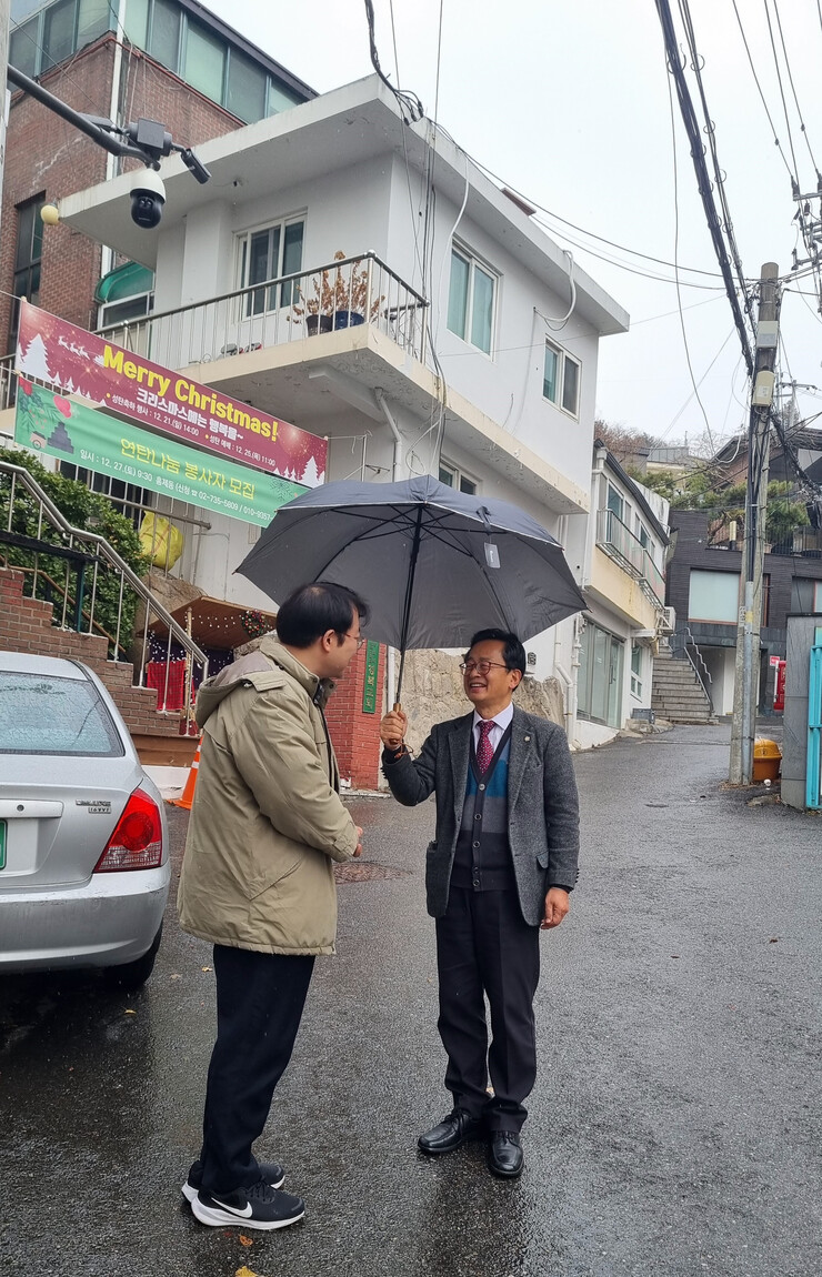이응주 종로구의원, 경복교회 인근 골...